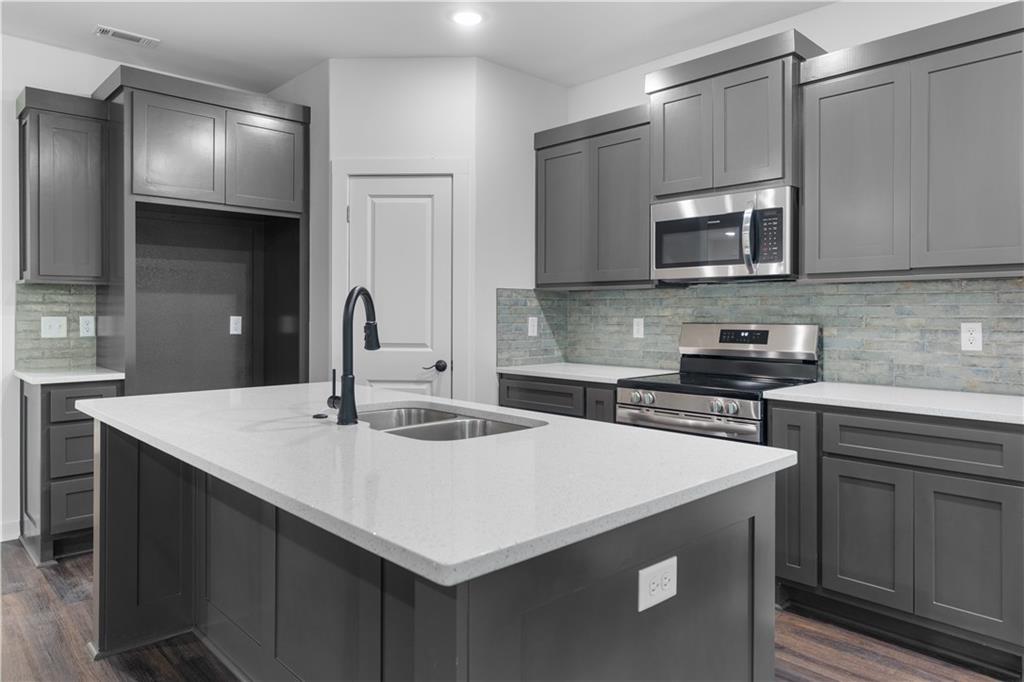 13 Fenchurch Drive - Image 3