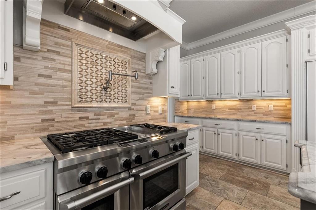 1 W Colonial Drive - Image 19