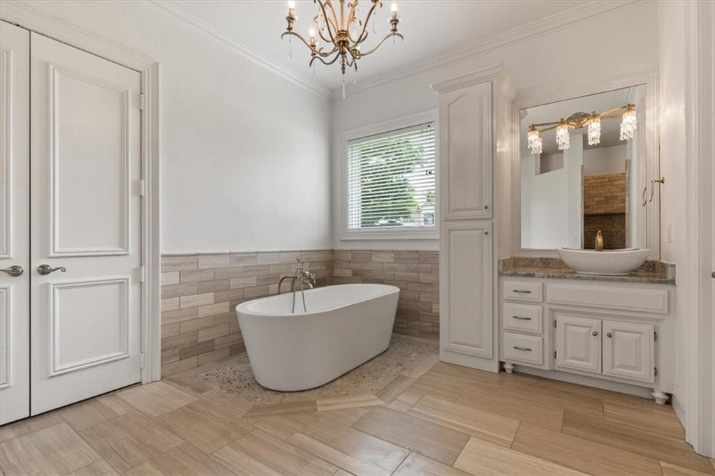 1 W Colonial Drive - Image 25