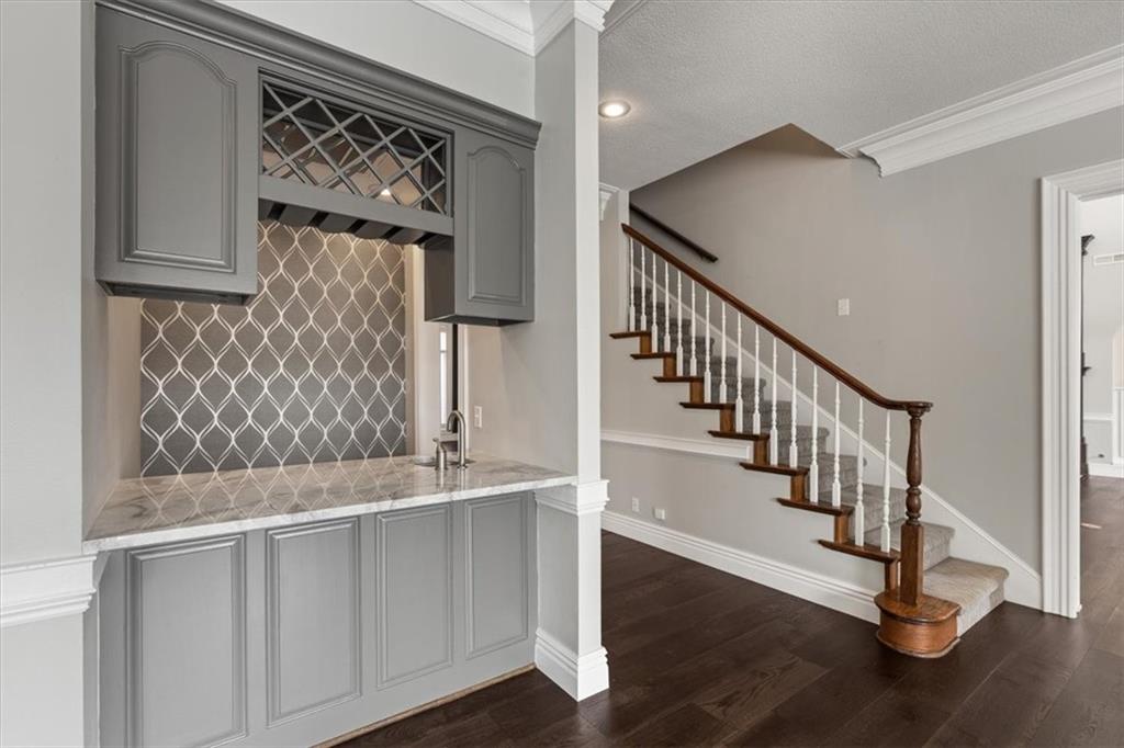 1 W Colonial Drive - Image 28
