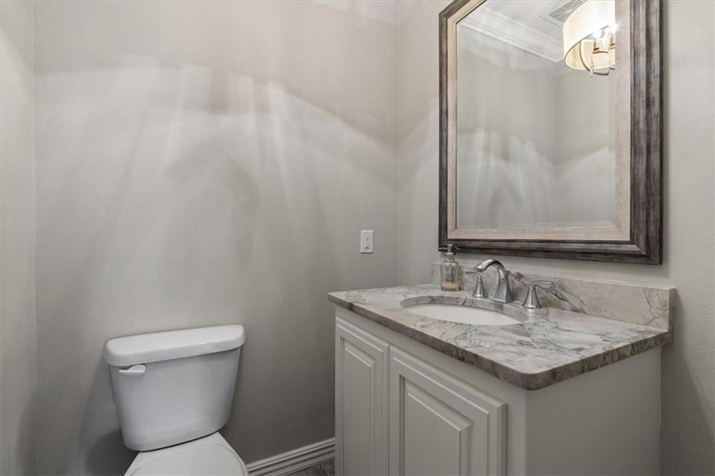 1 W Colonial Drive - Image 39