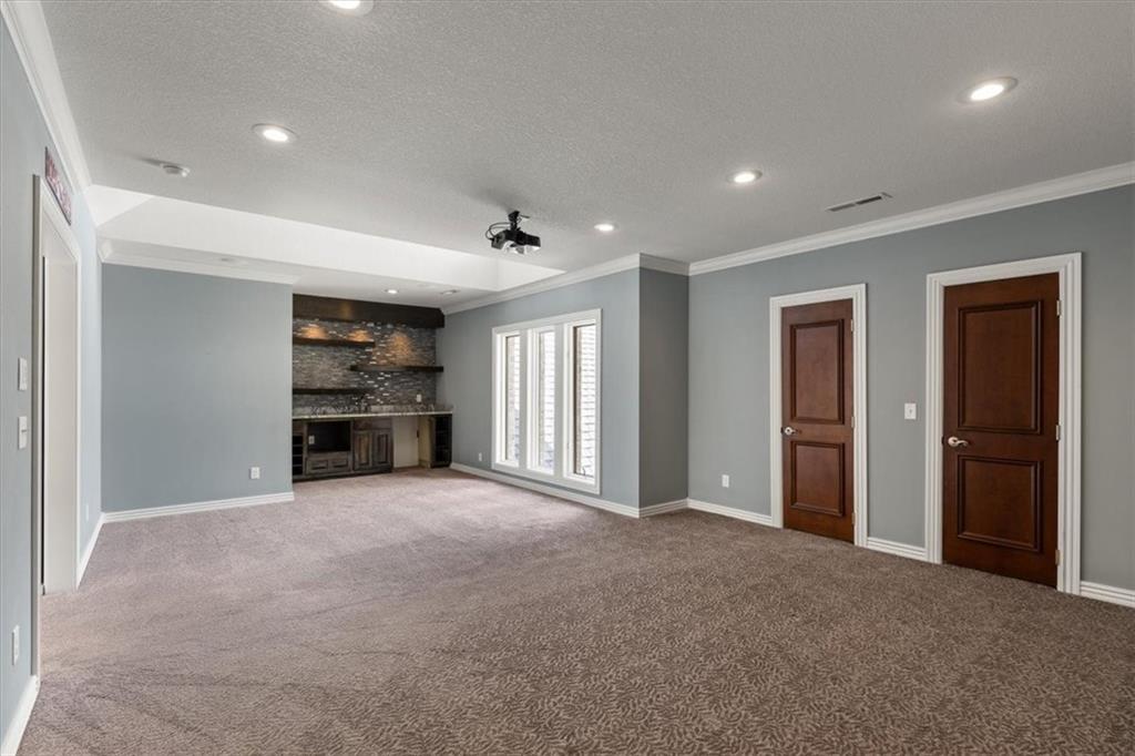 1 W Colonial Drive - Image 41