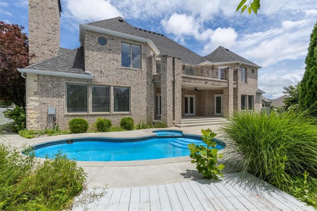 1 W Colonial Drive - Image 43