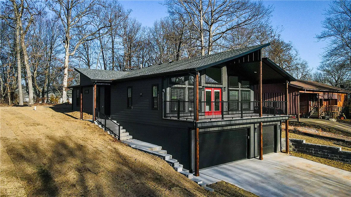 Front Porch Real Estate Hero Image